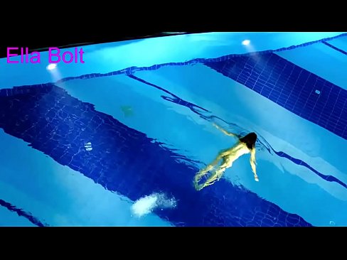 ❤️ Dili ko makahunong sa pagtan-aw, ang batan-ong blonde nasakpan nga naglangoy nga hubo sa ELLA BOLT resort pool ️❌ Russian porn sa amon ceb.fulldesisex.ru